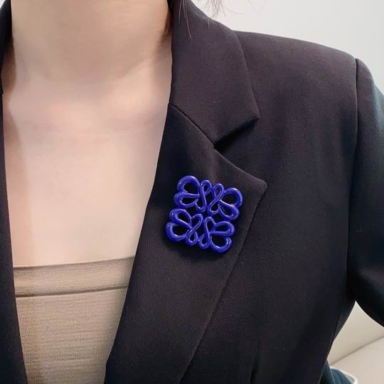 Loewe brooch 11lyh29